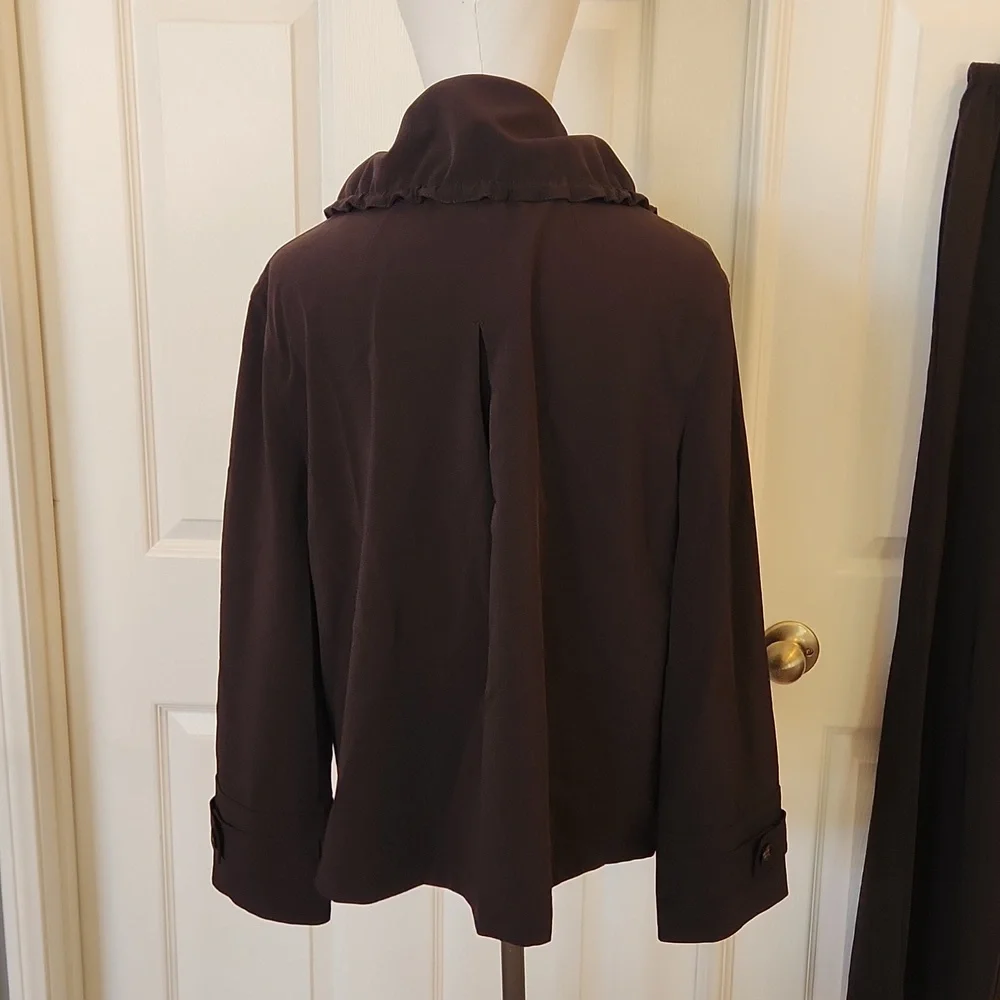ST. JOHN two piece jacket and pants - Picture 5 of 12